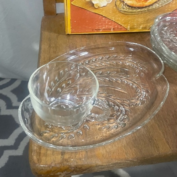 Vintage Homestead Federal Glass Company: 8 Piece Snack Set New - Picture 3 of 5